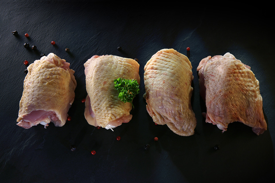 Coq des Prés poulet hauts de cuisse avec peau et os bio 540g